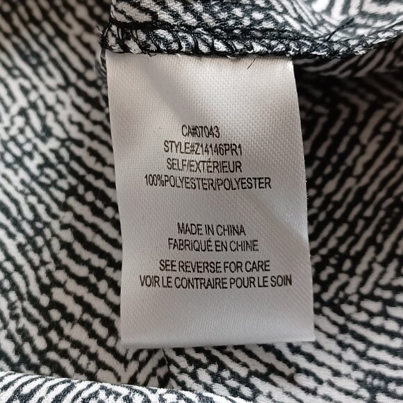 Daniel Rainn V-neck ¾ Sleeve Printed Blouse - Picture 7 of 15